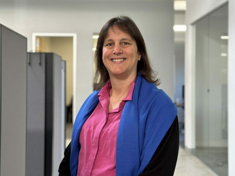 Allison Bially Headshot